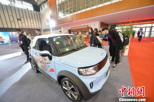 新能源汽车产业持续蓬勃 老牌制造名城发力“新动能”