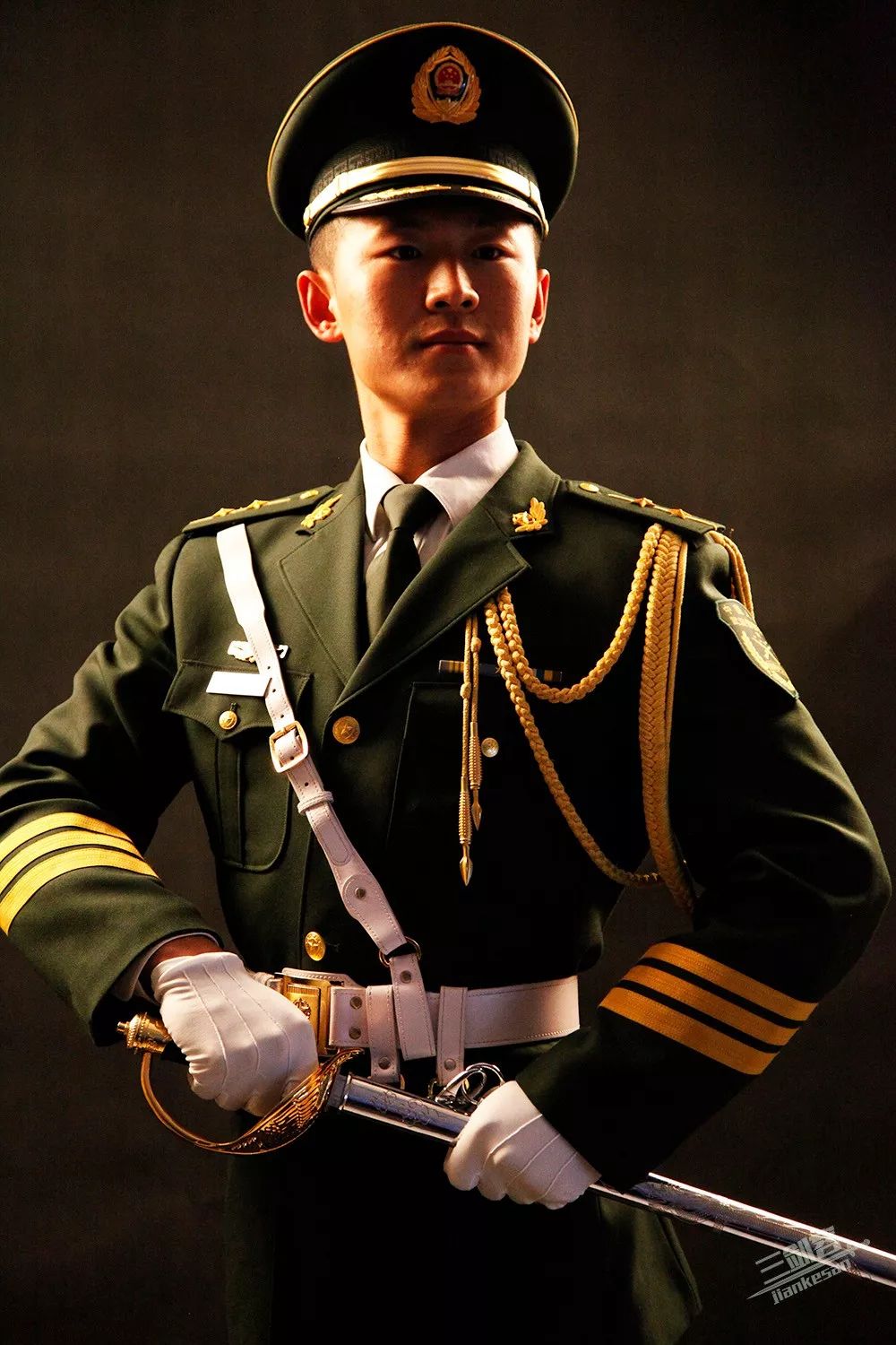 别了,武警天安门国旗护卫队!你好,解放军仪仗队