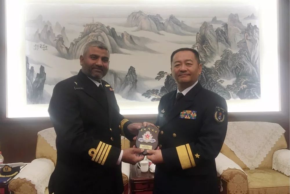 今天,巴基斯坦海军赛伊夫号护卫舰访问上海