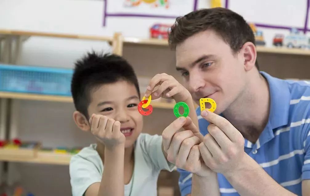 【乱象】少儿英语培训:金发是 外教 ,付款前后