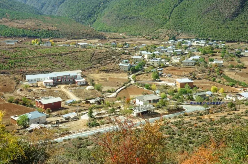 雪域上原始拙朴的尼西黑陶|香格里拉|陶器|制陶_新浪新闻