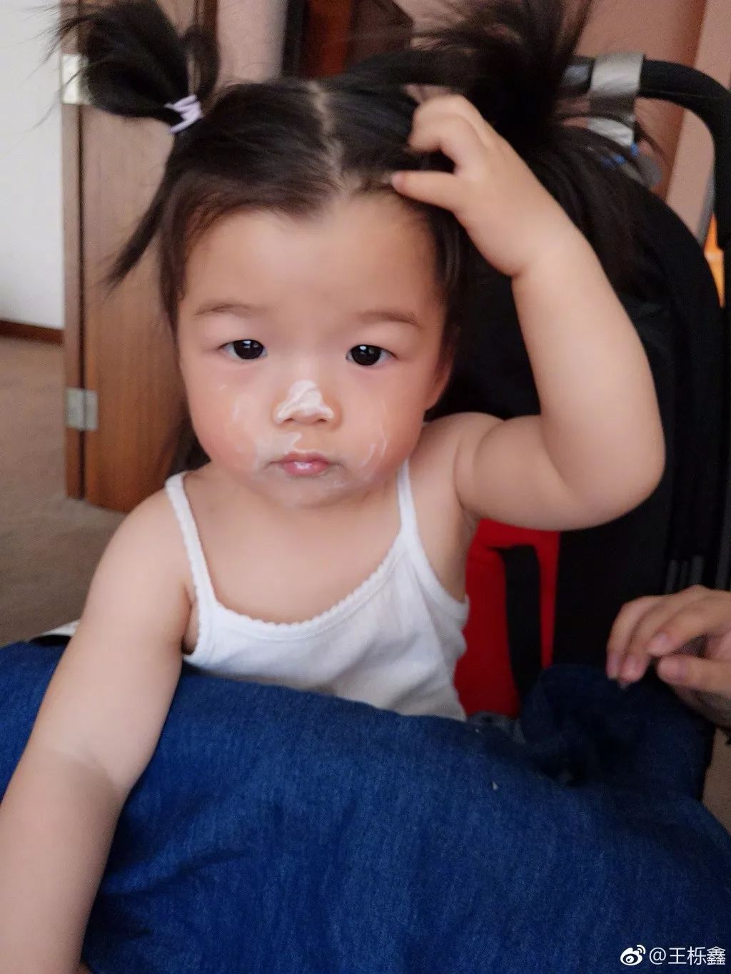 王栎鑫女儿撞脸流氓兔,包贝尔女儿成丑萌界霸主