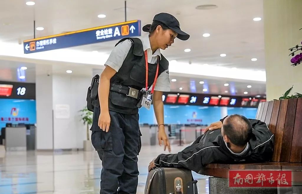 飞机场的人来人往 ZmuV-fyqzcxi0345021.jpg