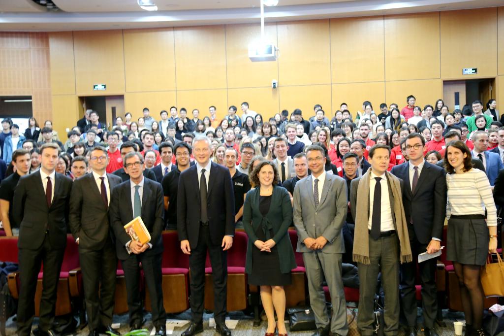 法国财政部长布鲁诺·勒梅尔访问上海交大并作