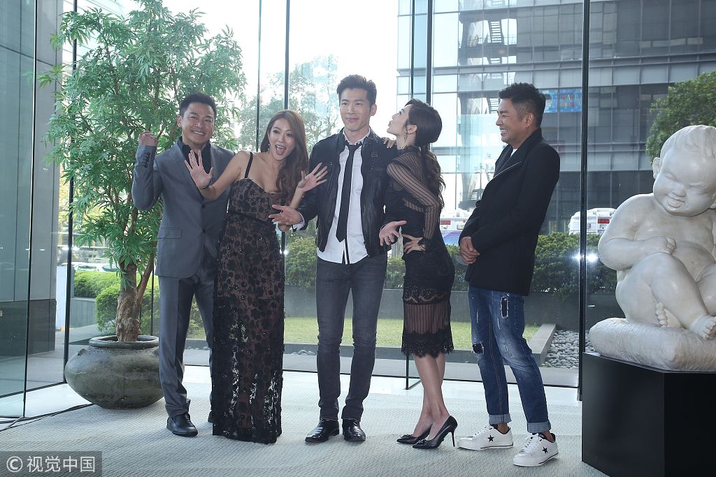 台剧金家好媳妇卡司发布会曾莞婷与高宇蓁透视裙比美