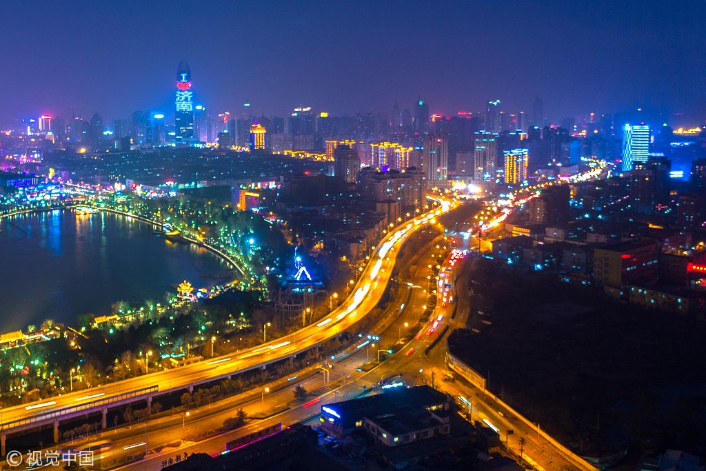 航拍泉城高架夜景 蜿蜒盘旋如迷宫