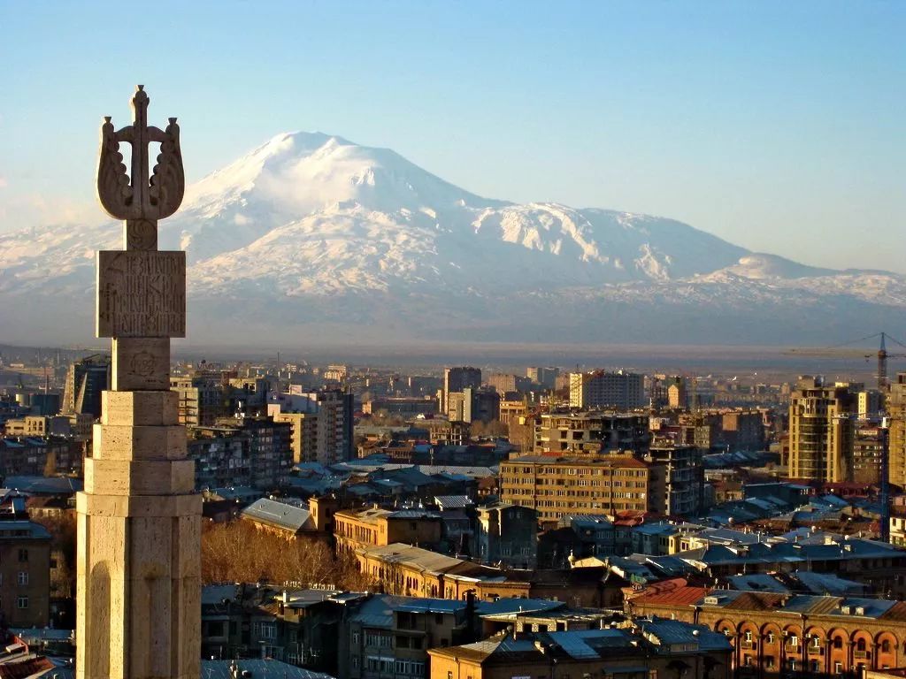 亚美尼亚埃里温——亚拉腊山(传说中诺亚方舟停靠的地方)