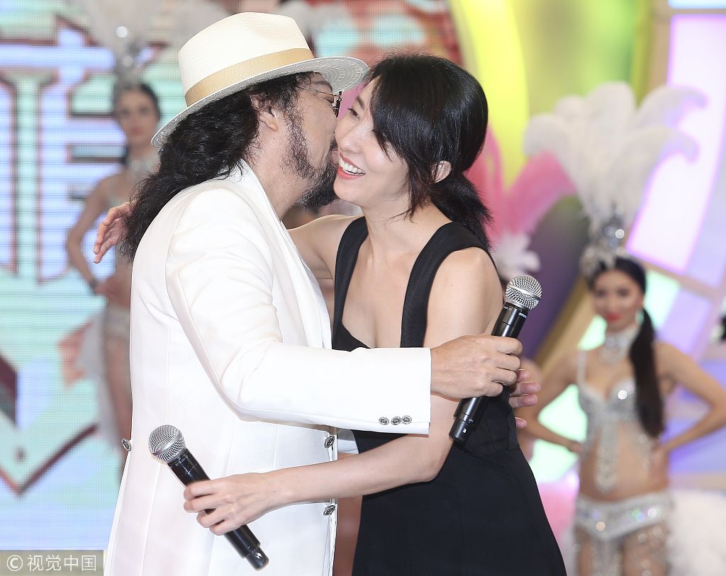 张菲为新节目《综艺菲常赞》办记者会 金元萱