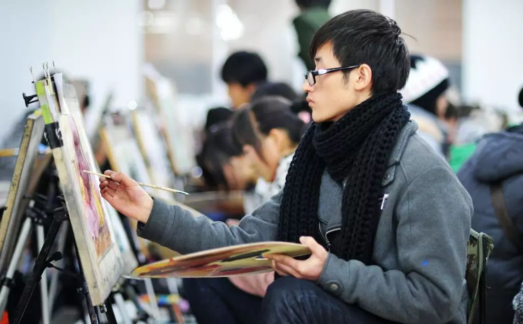 艺术类本科调整为三个批次,2019年美术统考增