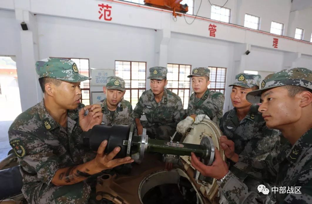 演习场上6分钟处理故障险情,兵王被誉坦克神