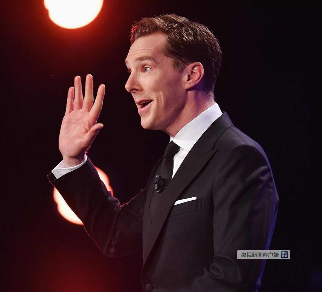 卷福主持2018劳伦斯体育奖颁礼 传奇费德勒获双奖创历史