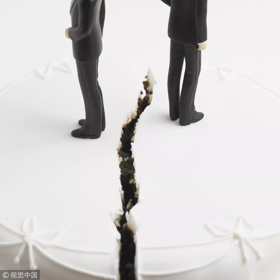 生二胎后,老公多次出轨并提离婚,法院却判不准