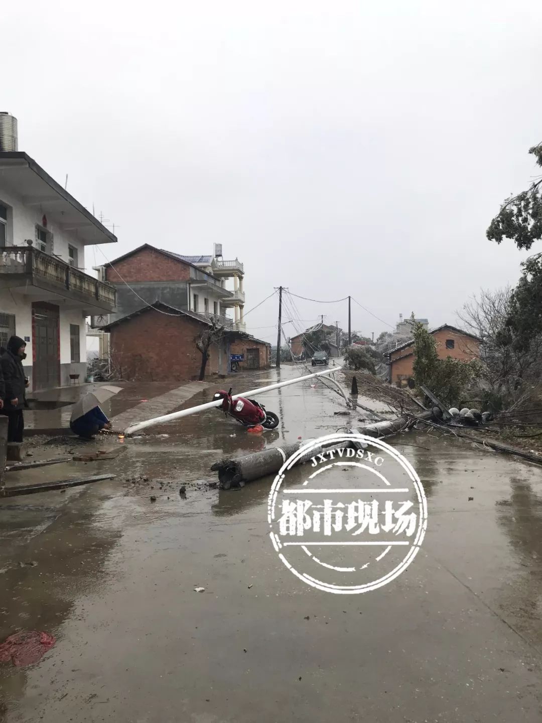 这种冰雪天气南昌有人当场身亡一定要注意