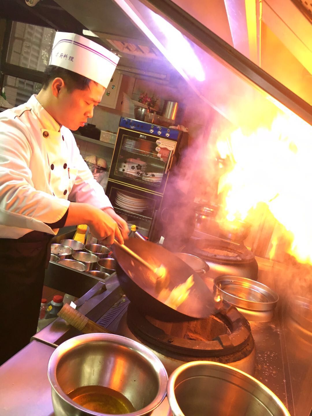 【新春里的一线人】有了他们的坚守 才有浓浓