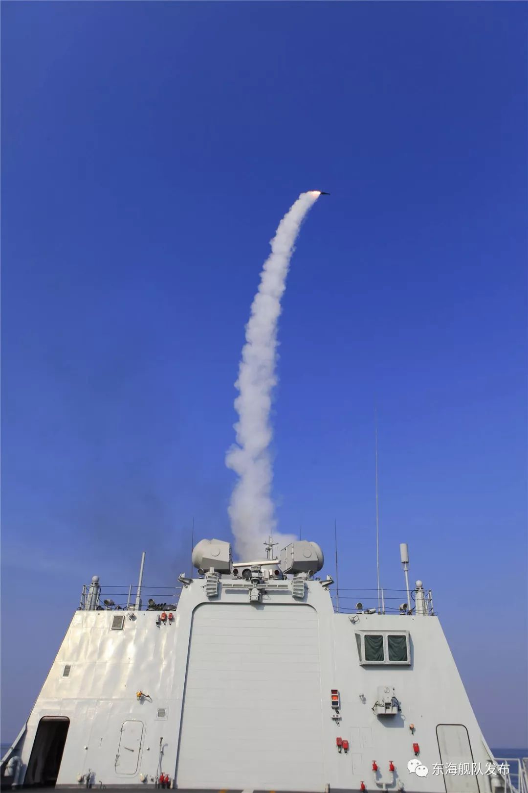 入列10年,某新型导弹护卫舰首舰交出惊人战绩