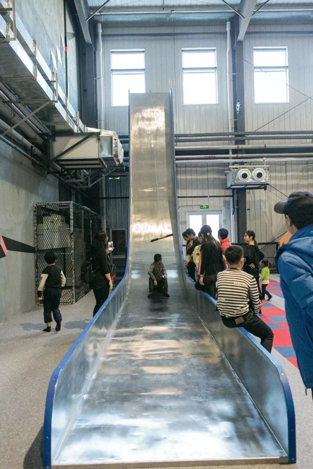 天津首家超大游乐场开业了！6000平超大蹦床、淘气堡！100张门票免费送！