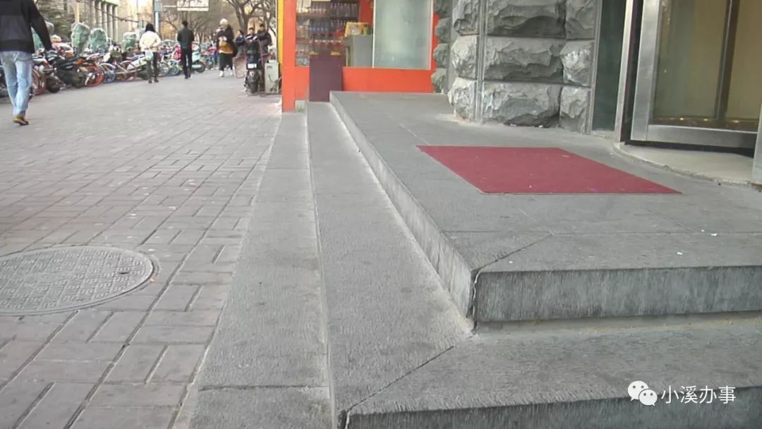 公益众筹!轮椅少年每天坐火车上下班,新年有