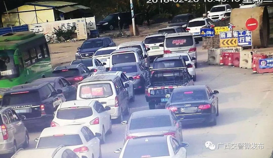 广西交警春节期间出警6.8万人次! 确保春节安全