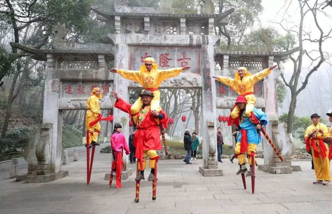 民俗中最亮的灯阅读答案 (民俗丨细说最有特色的内蒙古民族风情)(图1) 祭敖包