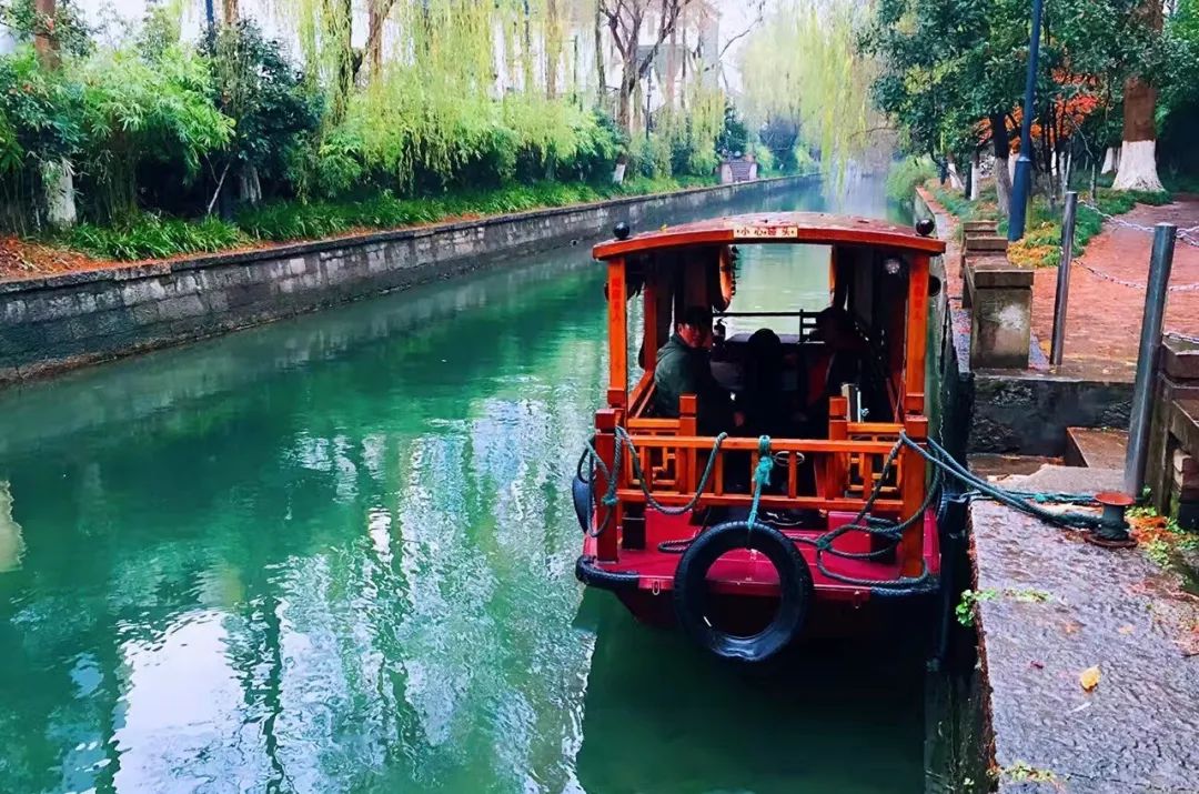 在文一西路可以坐水上巴士直达市中心了!沿路美食美景攻略在此,收好不谢!