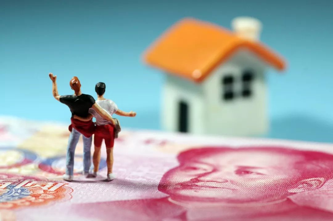 丈夫去世后留下一套房子，地产新闻竟然冒出10多位继承人！她选择…