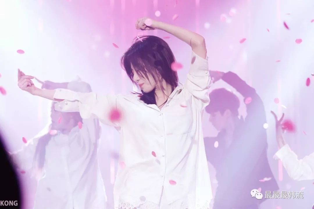 权珉娥的蚂蚁腰 - 第2页 时尚娱乐 图2 权珉娥的蚂蚁腰 - 第2页 时尚娱乐 图2