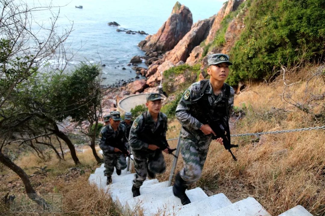 东岛，有我国最南端的陆军连队，听说第一次上岛的新兵很绝望|东岛|陆军|海防_新浪军事_新浪网