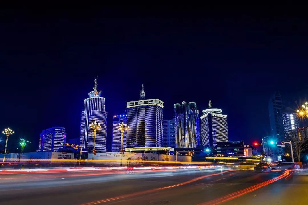 我在云南过大年丨昆明全城灯光秀来啦 福字当