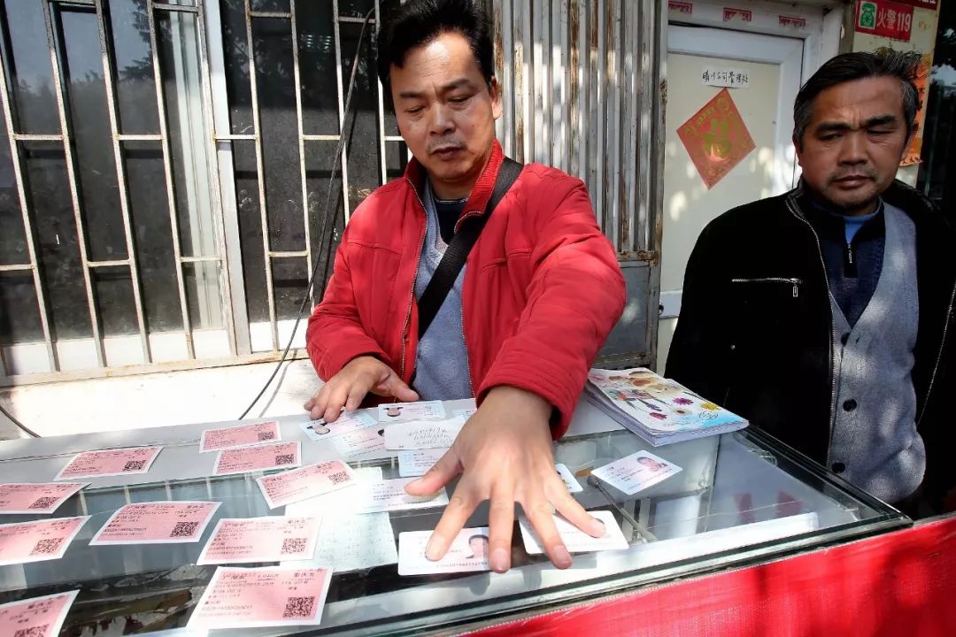 黄牛和抢票软件,究竟让票更好买还是更难买了?