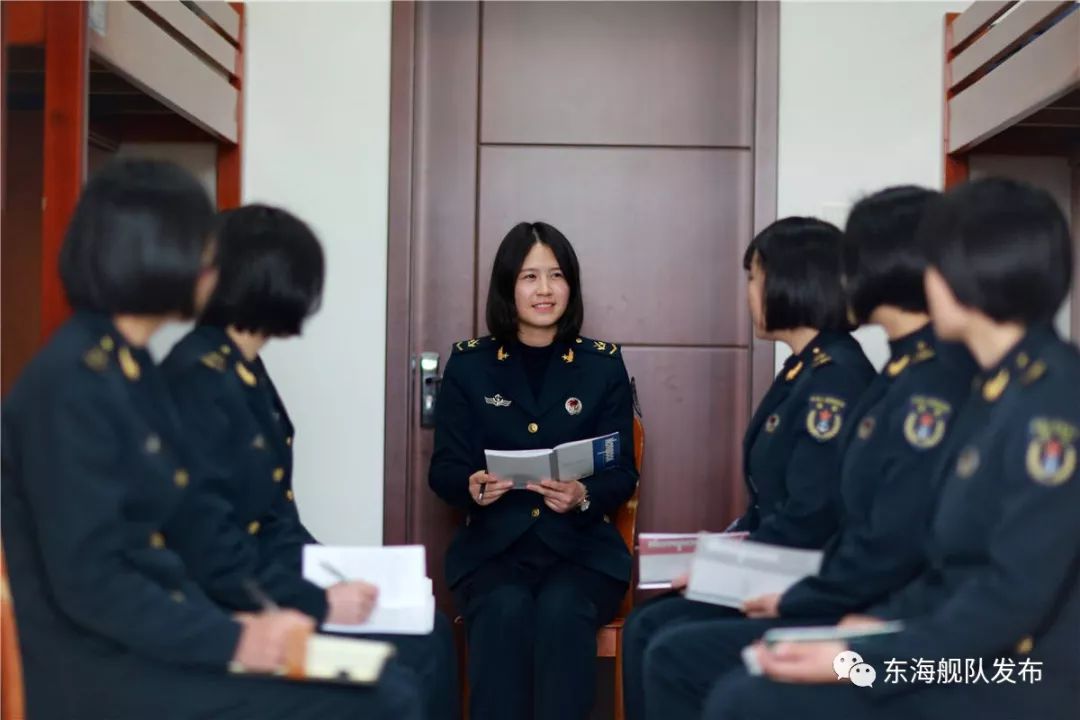 见过那么多女神，还是女军人最美!