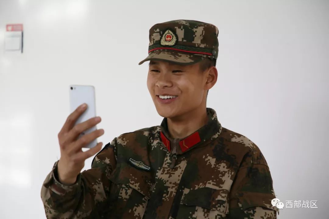 军人的微笑是最暖心的微笑,今天你笑了吗?|微笑