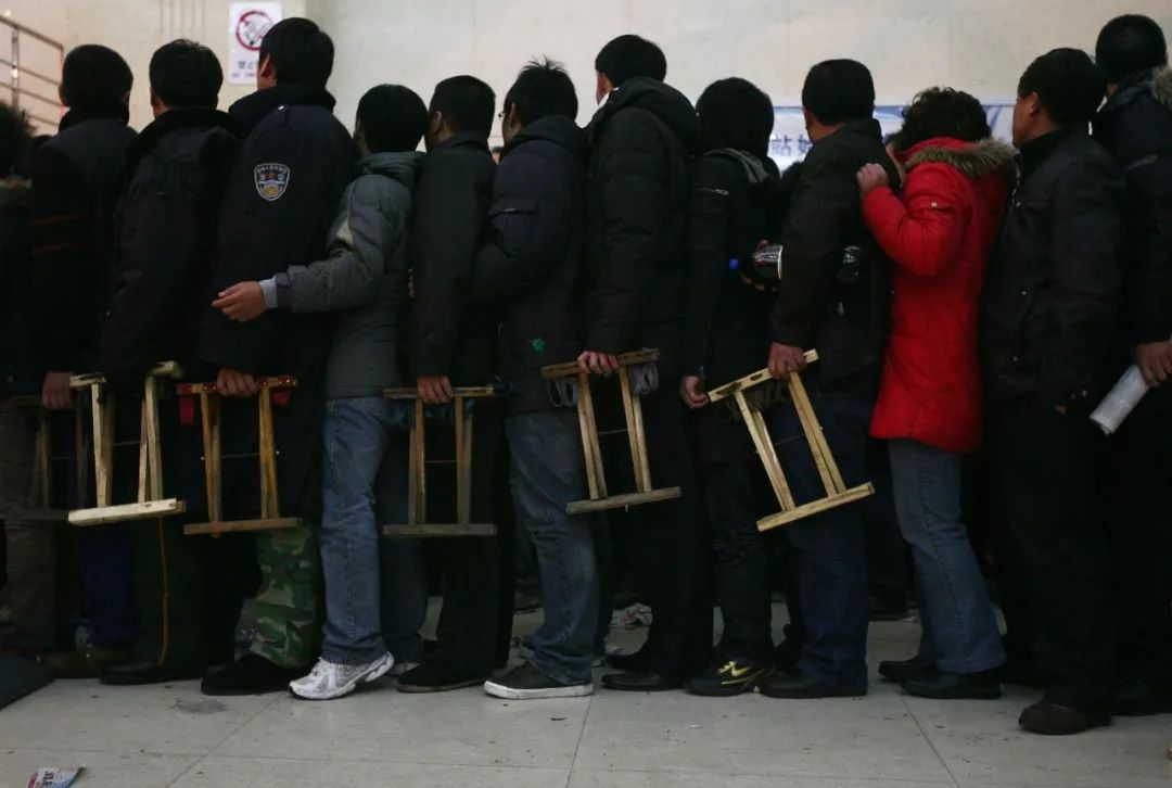 黄牛和抢票软件,究竟让票更好买还是更难买了?