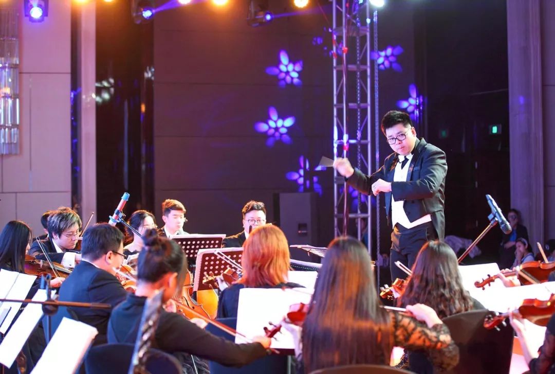 曝光!大连一孕妇免费听一场胎教音乐会,竟然发