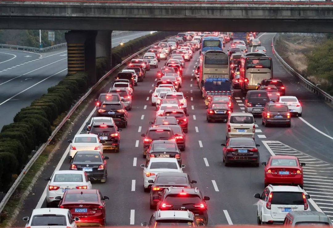 黄牛和抢票软件,究竟让票更好买还是更难买了?