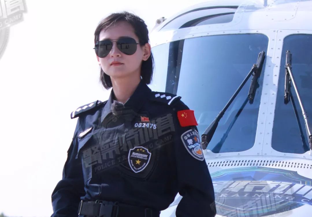 的工作被尊重,幸运是因为我给警察队伍添彩",作为警界的"偶像明星",这
