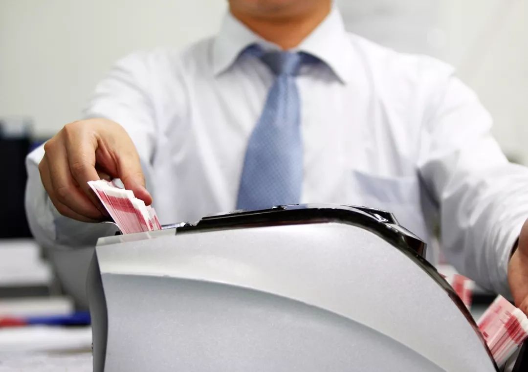 190亿黄金大骗局!掺假黄金骗贷,19家银行被罚