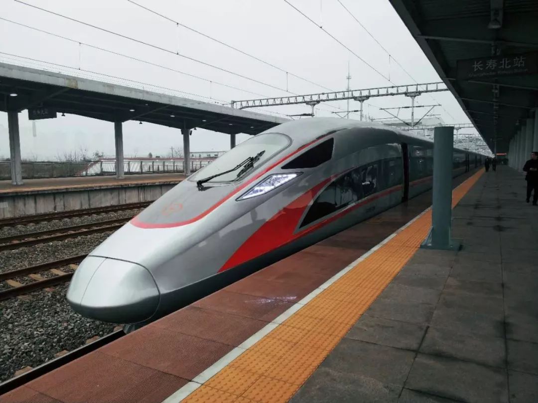 世界最快高铁复兴号来重庆了!12小时飙拢深