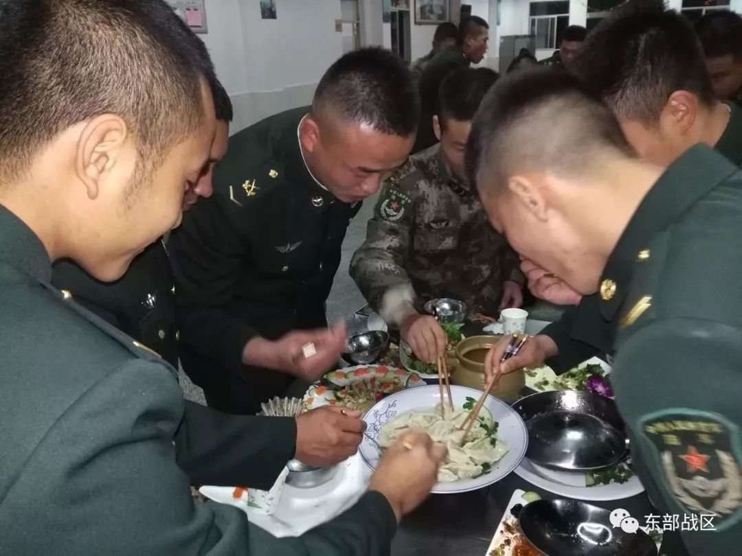 揭秘军营年夜饭如何吃