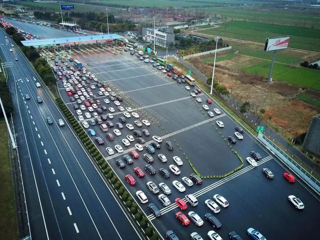 海南离岛机票价格破万!回贵州一票难求!在海南