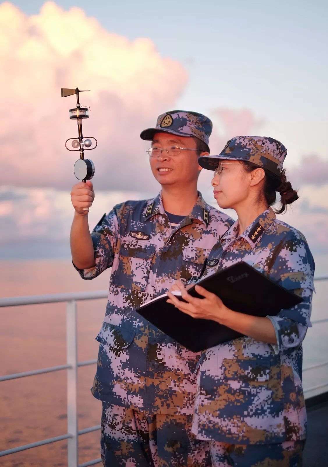 相伴看日出日落,实际上他们是…|吴静|中国海军