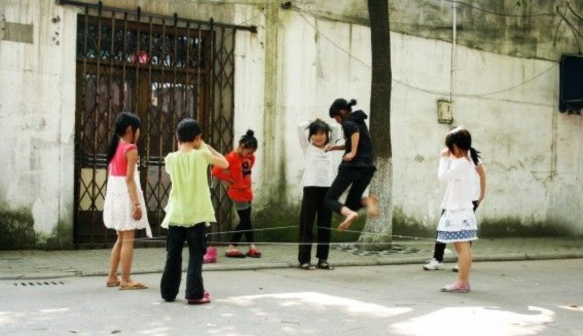 悦读 | 朋友圈里点赞最高的一组老照片|老鹰|小伙伴|卡片_新浪新闻