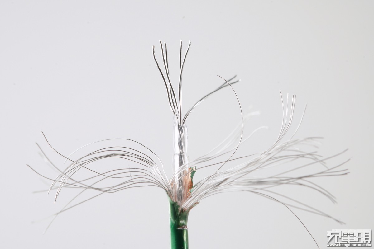 288元值不值?苹果Thunderbolt雷雳3 100W线缆