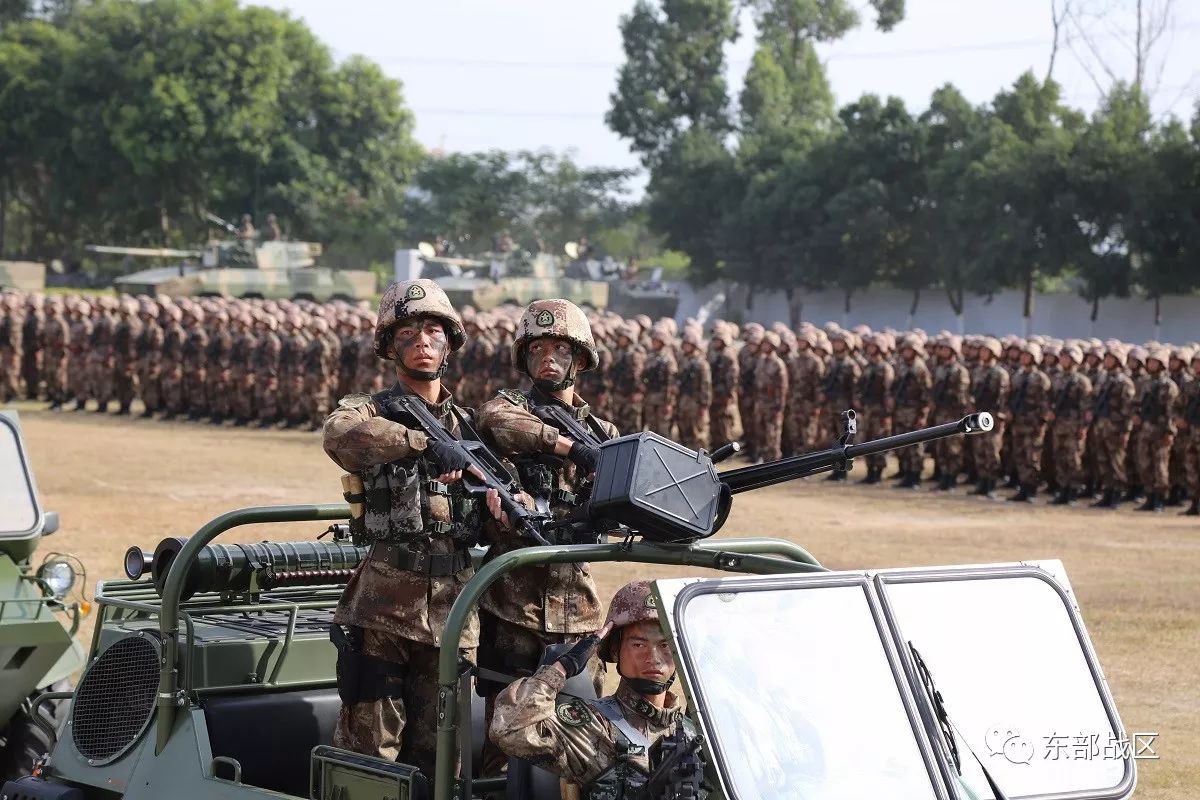 不一样的开训视角,每一帧都能震撼你!|官兵|训令|轰鸣_新浪军事