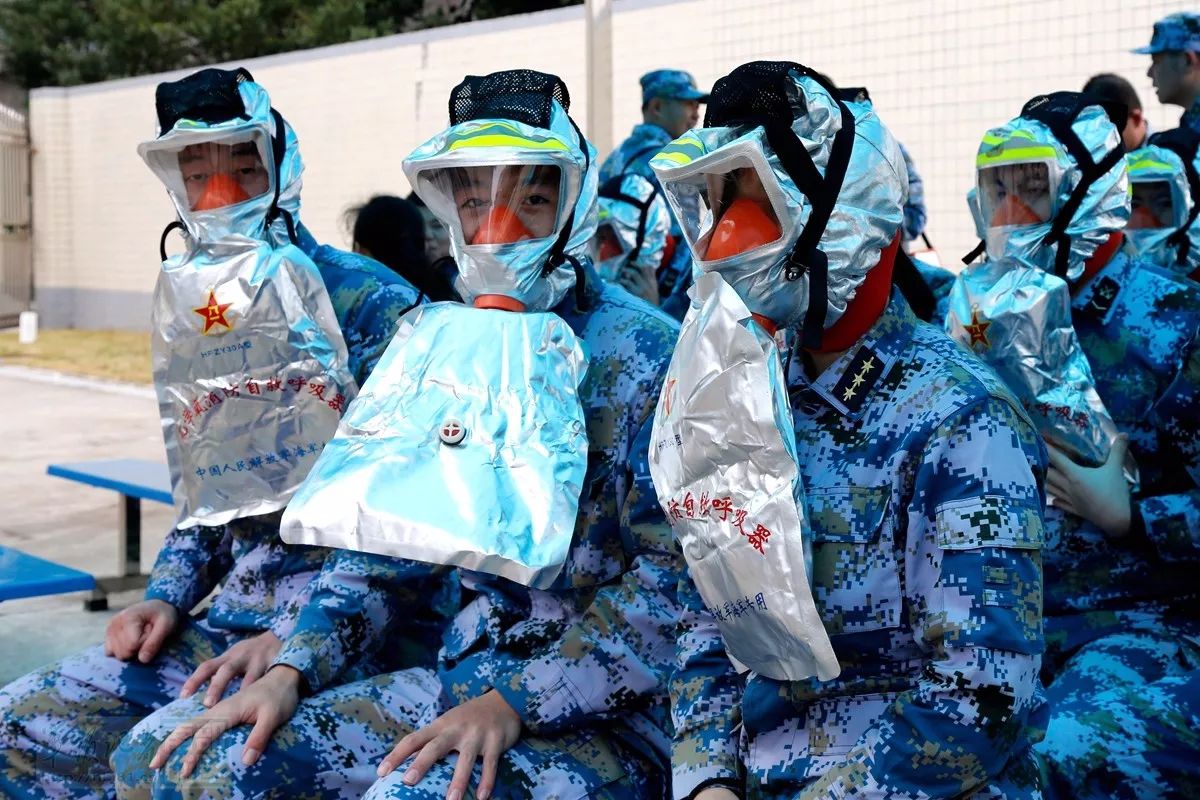 南海舰队某驱逐舰支队组织首长机关共同课目集