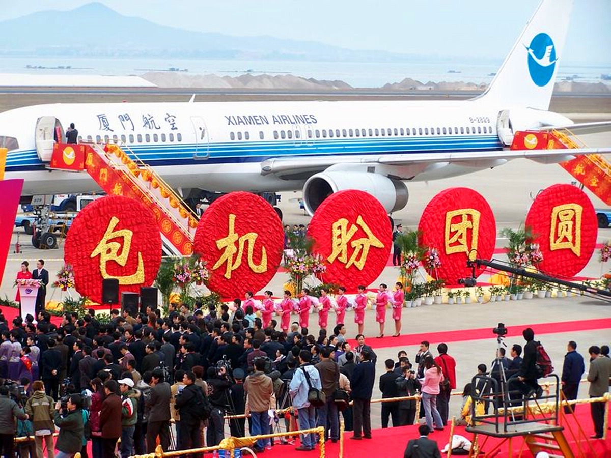 1517638489590146.jpeg 两岸实现直航后,曾经温馨暖暖的两岸春节加班机,今年被台当局首次打破。