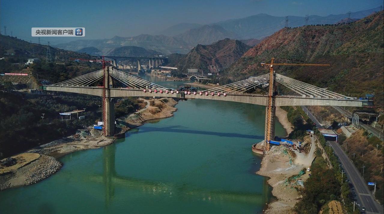 全国跨度最大双线铁路矮塔斜拉桥--攀枝花金沙江大桥主跨合龙|斜拉桥|成昆铁路|东南亚_新浪新闻