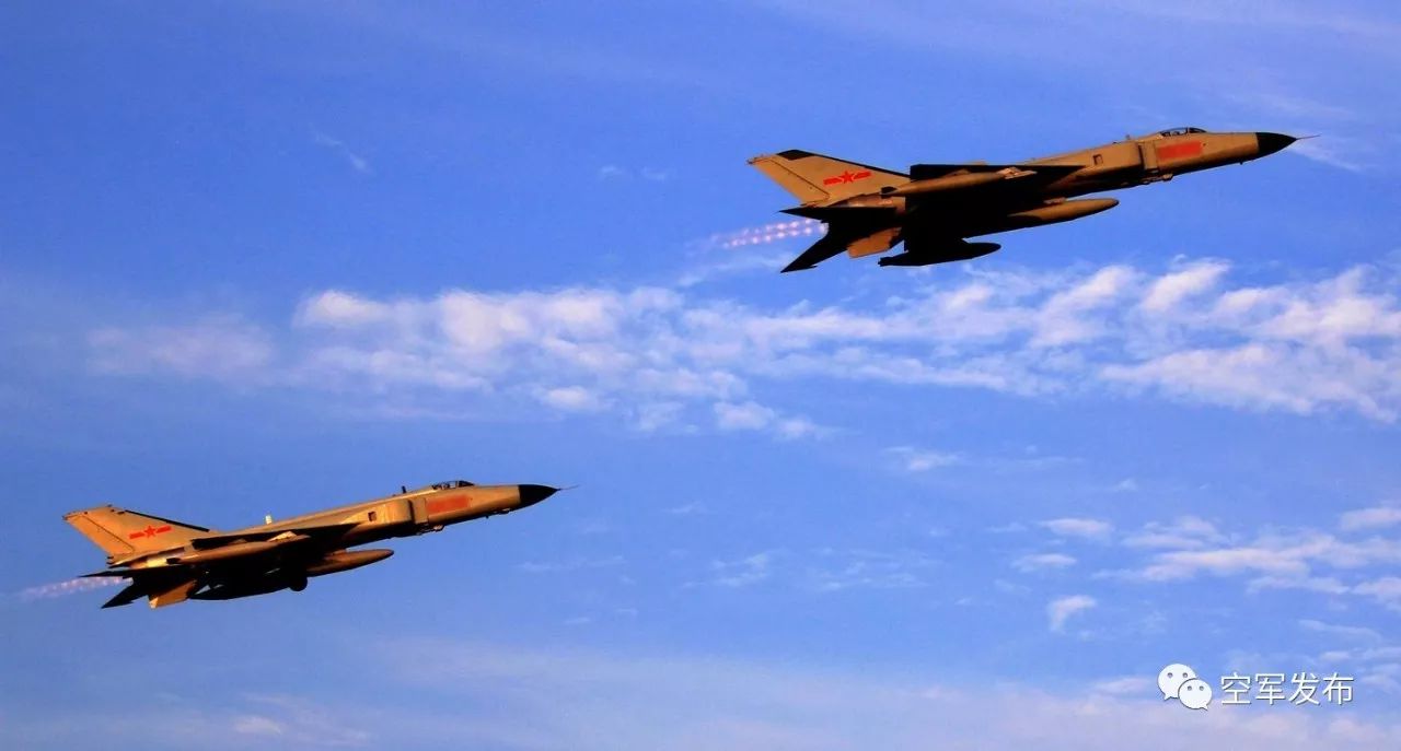 一年战斗起飞近300架次处置空情!东部战区空军