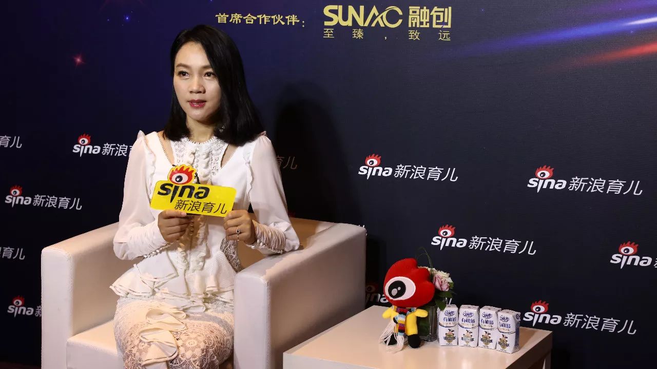 主持人周群:每个孩子都让人感觉心里暖暖的