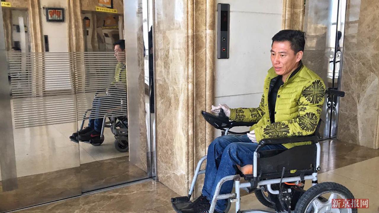 国内首例核辐射案受害者来京治疗：想多活几天 陪陪儿子