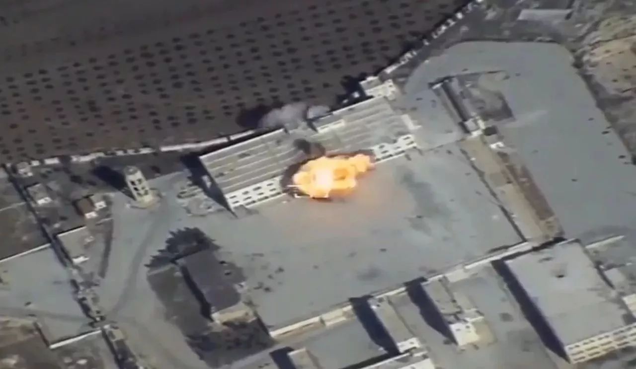 ▲Kh-101隐身巡航导弹成功命中叙境内目标视频截图
